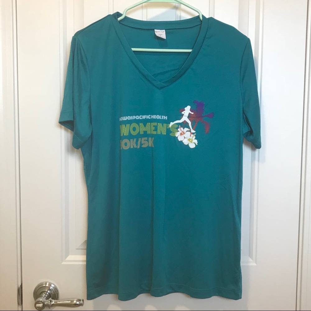 Women’s athletic shirt, L